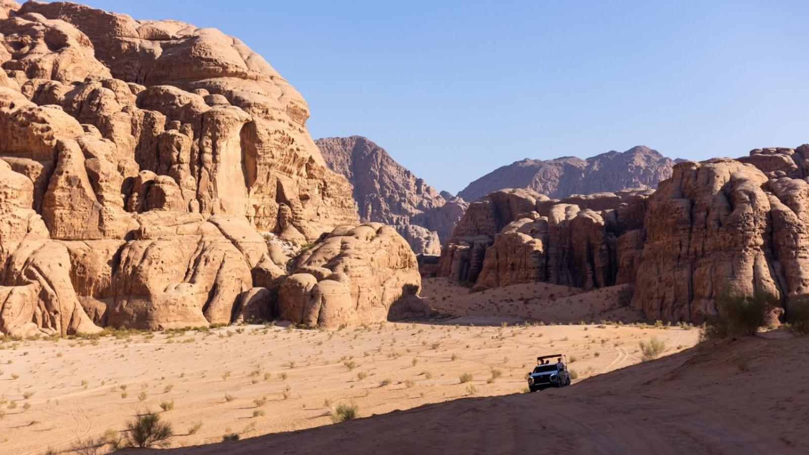Ali wadi rum camp Hotel Bagian luar foto