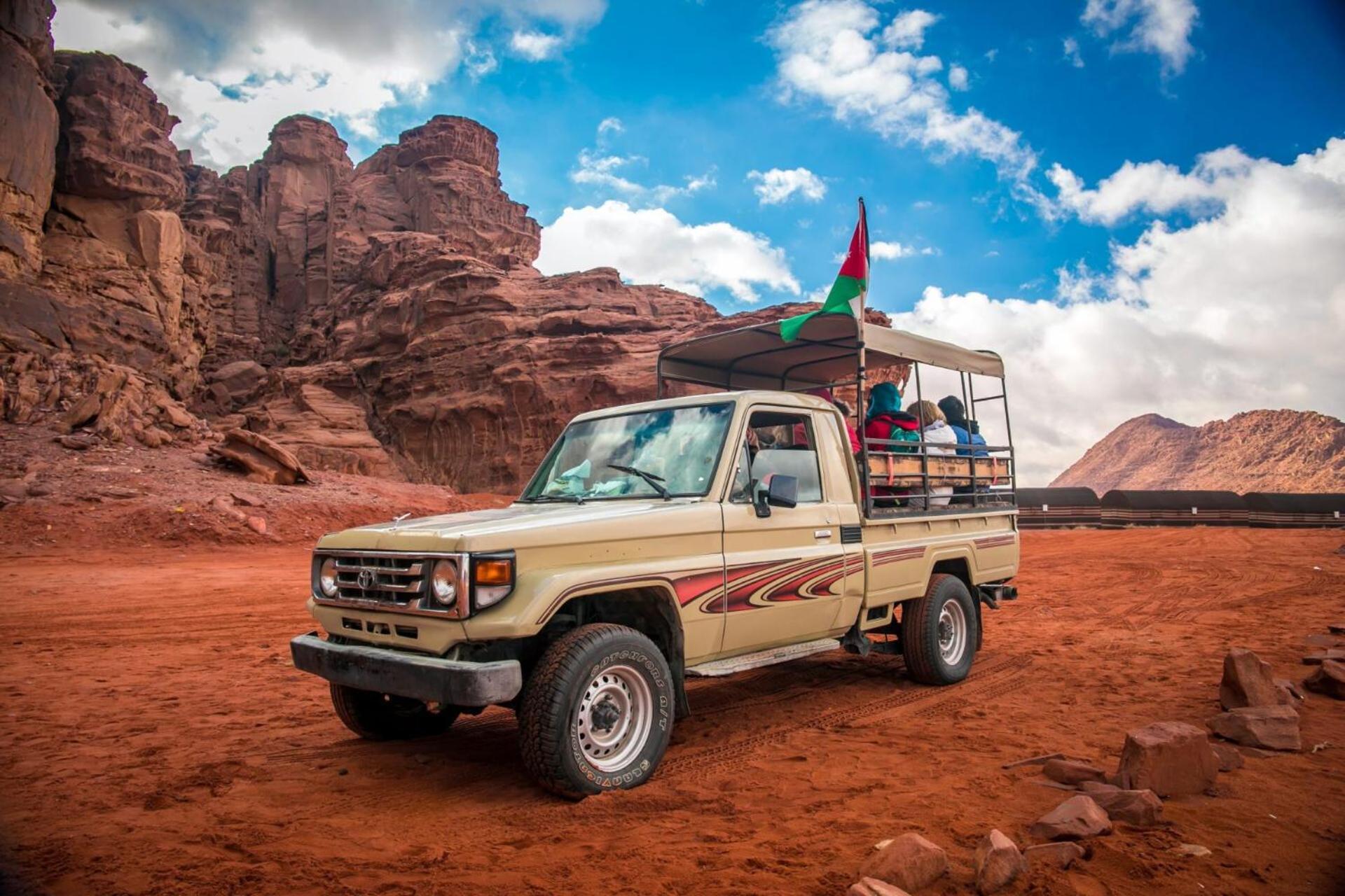 Ali wadi rum camp Hotel Bagian luar foto